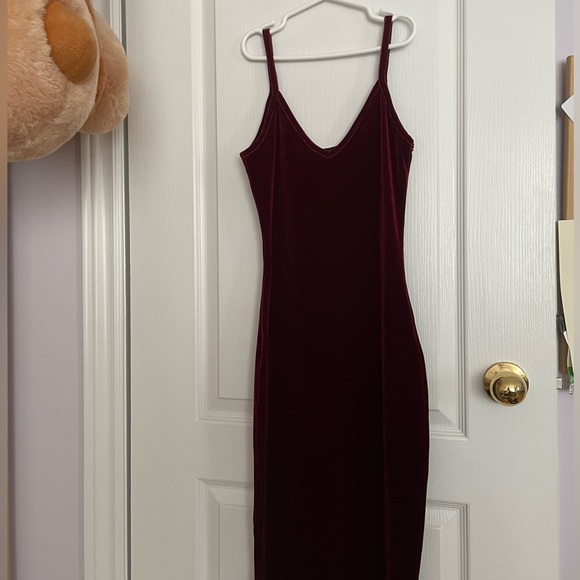 Fashion Nova, maroon midi velvet dress. will fit XXS-XS. - Picture 1 of 5